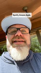 Afternoon listening sesh. @brendanclementemusic @mellodose @shrubmusic  #shrublove 🎧🎧