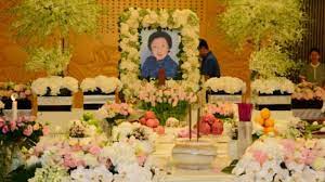 The 3 other main characters not included in the family tree are the 3 children of the fight is surrounding 796,250 shares which were set aside by lim goh tong for siew kim, but were held by kien huat realty (one of the companies in. Vip S Members Of Public Pay Last Respects To Puan Sri Lee Kim Hua