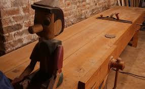 He wrote a few books of his own on the subject of bench building, heavily featuring that design. The Most Stable Workbench Top The English Woodworker