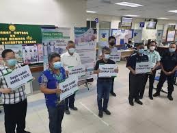 Pentadbiran bahagian sibu merangkumi pejabat residen bahagian sibu, pejabat daerah sibu, pejabat daerah kanowit dan pejabat daerah selangau. 203 133 Penduduk Sibu Daftar Divaksin