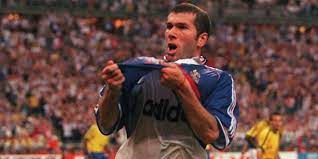 Zinedine yazid zidane (born 23 june 1972), nicknamed zizou, is a french professional football coach of real madrid and former player. Final Piala Dunia 1998 Magis Zinedine Zidane Dan Misteri Sakit Ronaldo Bola Net