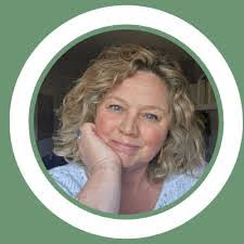 Danielle Worden's Instagram, Twitter & Facebook