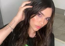 Aparte de ser conocida por su relación familiar con el futbolista, que este fin de semana estuvo navegando con mateo carvajal, es 'influencer', 'youtuber' y fundadora de splendor 98. Juana Valentina Hermana De James Rodriguez Confirma Que Esta Embarazada