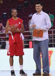 He measures 2.29 m (7 ft 6 in) in height and played in the pivot position. 19 Jaw Dropping Photos Of Yao Ming That Put His Size Into Proper Perspective