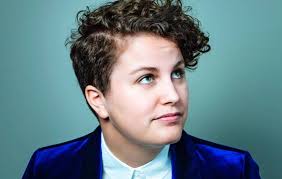 Kelly Loder's Instagram, Twitter & Facebook