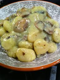 Katie Cooks Dinner: GNOCCHI ALFREDO WITH BASIL AND MUSHROOMS