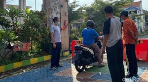 Surat perintah kepala kepolisian negara republik indonesia nomor : Warga Di Sidoarjo Ini Rintis Kampung Tangguh Berbasis Online