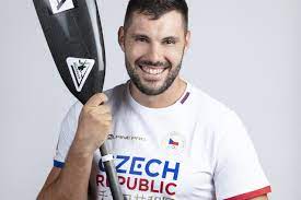 Rvg senzor umožňuje při minimálních dávkách radiačního záření lokalizovat ity nejmenší kariézní léze ve špatně přístupných lokalitách. Josef Dostal Olympijskytym Cz