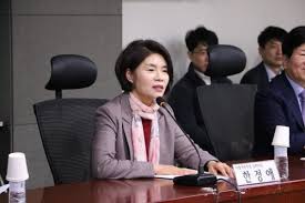 프라 한정애 • 핀 1개. ë³µì§ì íì ì  ììì¥ ì ì±ììì¥ ìëªì¼ë¡ ììì¥ì ì¬ì ì ì± ë´ì¤ ê¸°ì¬ë³¸ë¬¸ ì²­ëìì¬