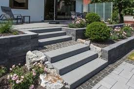 Renovierung Eingang Und Terrasse Rinn Betonsteine Und Natursteine In 2020 Naturstein Terrasse Eingang Gartentreppe