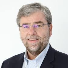 Aida Lorenzo's Instagram, Twitter & Facebook