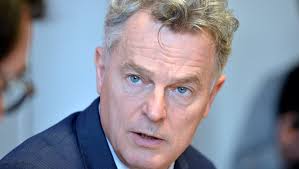 Qui est le collaborationniste Jacques Doriot auquel Fabien Roussel a été  comparé par l'élue LFI Sophia Chikirou ?