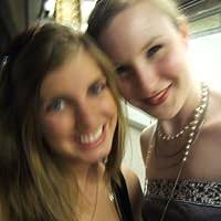 Unos asesinatos muy reales (Aurora Teagarden, #1) by Charlaine Harris