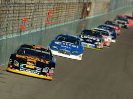 How many horsepower is a nascar? How Nascar Racing Grooves Work Howstuffworks