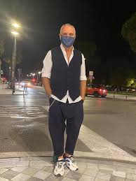 Della compagna a cui è rimasto legato per ben quindici anni si è scritto. Giorgio Panariello Si Vede Il Marsupio Facebook