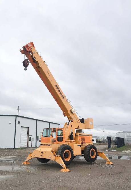 Broderson RT-300-2B Rough Terrain Crane