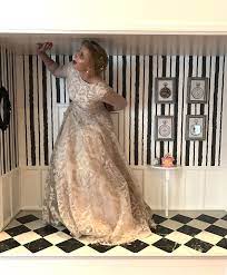 Alice In Wonderland Shrinking Room Photo Booth Alice In Wonderland Themed Junior Senior Banquet Prom Wedding Dresses Unique Chic Wedding Gown Trendy Wedding