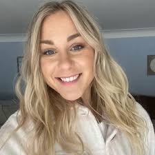 Julie Pinter (@juliepinter25)