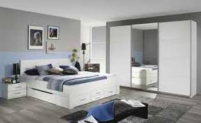 Schlafzimmer komplett sets bieten den großen vorteil, dass alle notwendigen möbel gleichzeitig gekauft werden können und diese in farben und stoffen vollkommen übereinstimmen und zueinander passen. Komplett Schlafzimmer Gunstig Im Sconto Onlineshop Kaufen