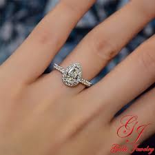 And, while some fancy shapes offer reduced scintillation and sparkle compared to the round brilliant, a pear engagement ring will sparkle nearly as well as other brilliant shapes. Most Popular Jewelry Pear Shaped Diamond No Halo