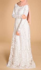 Dress brokat untuk penampilan memikat. 7 Dress Brokat Warna Putih Yang Cocok Untuk Lebaran Termasuk Untuk Hijaber Womantalk Com Line Today