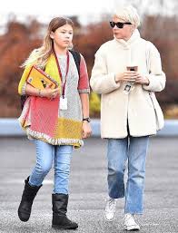Matilda With Her Mother Michelle Williams Michelle Williams Style Michelle Williams Celebrity Street Style