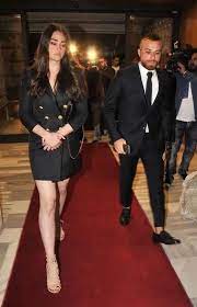 1.5 yılı aşkın süredir evli olan esra bilgiç ve ünlü futbolcu gökhan töre çifti kısa süre önce evliliklerini sonlandırdı. Gokhan Tore Ile Esra Bilgic Bosandi Yasam Haberleri
