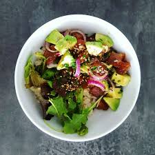Poke Bowl Au Thon Salade Hawaienne La Cerise Sur Le Maillot Recette Salade Hawaienne Cuisine Hawaienne Poke Bowl