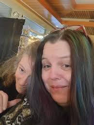 Tracy Applegate's Instagram, Twitter & Facebook