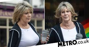 She was married to andy white, who died in 2015, her bio said. Ruth Langsford Is The First To Get Her Hair Done As Hairdressers Finally Open Their Doors Fr24 News English