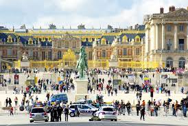 L'agence immobilière de prestige barnes yvelines y gère l'achat et la vente de biens immobiliers de grand standing dans les yvelines : Versailles Yvelines French Moments