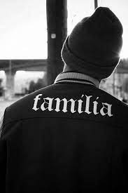 See more ideas about gangster, gangsta, skull art. Familia Hiphopstyle Hip Hop Style Wallpaper Gangster Madchen Grau Hintergrund Trauriges Madchen
