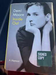 Will there be book signings at both days of the convention?