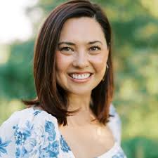 Its not every day that you get to surround yourself with hundreds of  incredible women who are making a difference daily in the community, but  tomorrow will be just that! I'm incredibly