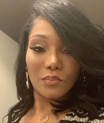 Angela Oakley's Instagram, Twitter & Facebook