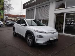 Ein ladekabel, das an herkömmlichen steckdosen statt an speziellen ladestationen angeschlossen werden und ihren kona laden kann, sollte in keinem kofferraum fehlen. Hyundai Kona Elektro Advantage Navi Typ 2 Ladekabel Dab Auto Gutscheine De