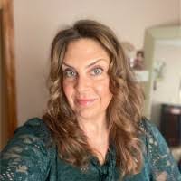 Leanne Churchill's Instagram, Twitter & Facebook