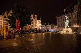 Het vlaams blok wilt een avondklok, maar enkel in de gebieden waar er teveel criminaliteit is. Groep Van Tien Wil Herinvoering Avondklok Tegenhouden Met Antwerpen Gazet Van Antwerpen Mobile