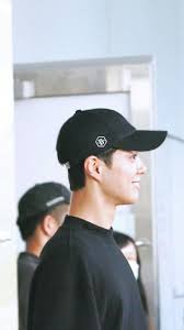 Black Shirt And Black Cap Are Korean Male Star Weapon And It Also True For Parkbogum Credit As Tags Novios