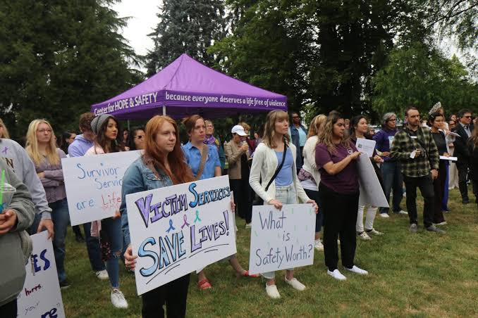 Get it done': Advocates push Oregon lawmakers to fund services for victims  of abuse • Oregon Capital Chronicle