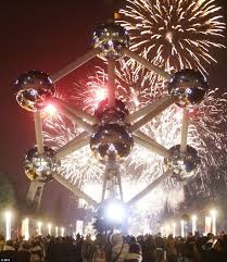 Countries Around The World Celebrate The New Year With Fireworks Newyear Fireworks Months In A Year