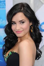 Demi Lovato's Hairstyles & Hair Colors