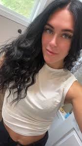 Jasmin Cookman's Instagram, Twitter & Facebook