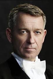 Sean Pertwee