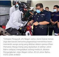 Seorang pemandu lori warga india ditahan kerana memiliki lesen memandu kenderaan perdagangan palsu dalam ops perdagangan yang diadakan di plaza tol skudai, pagi ini. Tentera Kita Warga Asing Pandu Kenderaan Bawa Barang Facebook