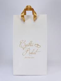 Wedding Favor Bags With Handles Personalized White Paper Gift Bags With Couple 39 S Names And Wedding Favor Bags Wedding Favor Gift Bags Print On Paper Bags
