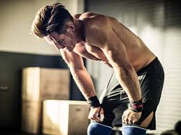 Platz 3 belegt das rückenschwimmen mit 356 kcal. Kalorien Verbrennen 9 Extrem Effektive Ubungen Fur Ihren Sommer Body Gq Germany