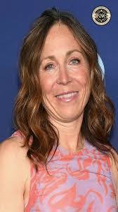 Angela Oakley's Instagram, Twitter & Facebook