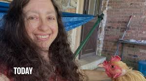 Favorite chicken discovered she could swing