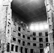 Tausende verbrannten im feuersturm bei lebendigem leibe, andere wurden verschüttet. Feuersturm 1945 Warum Die Alliierten Dresden Bombardierten Welt